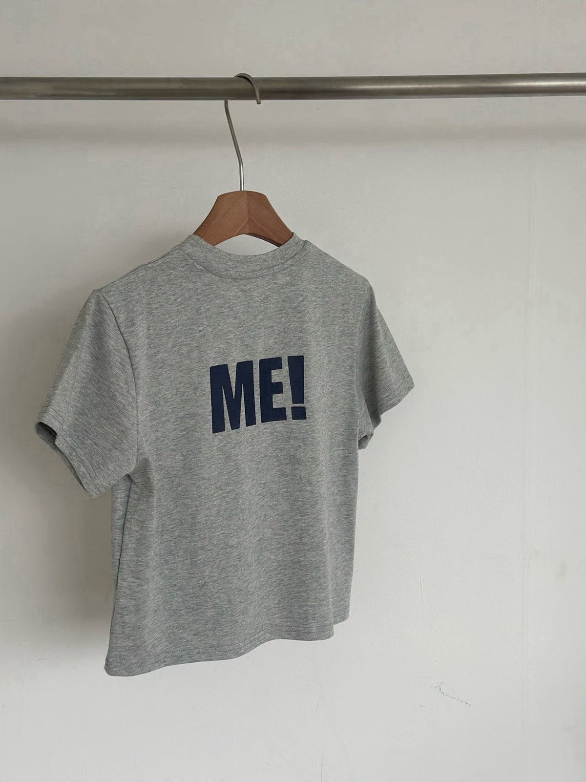 TELL ME字母印花短袖Tee