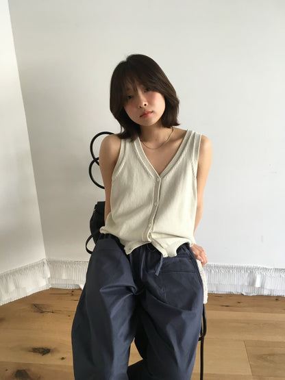 鈕扣針織背心 (3 Colors)