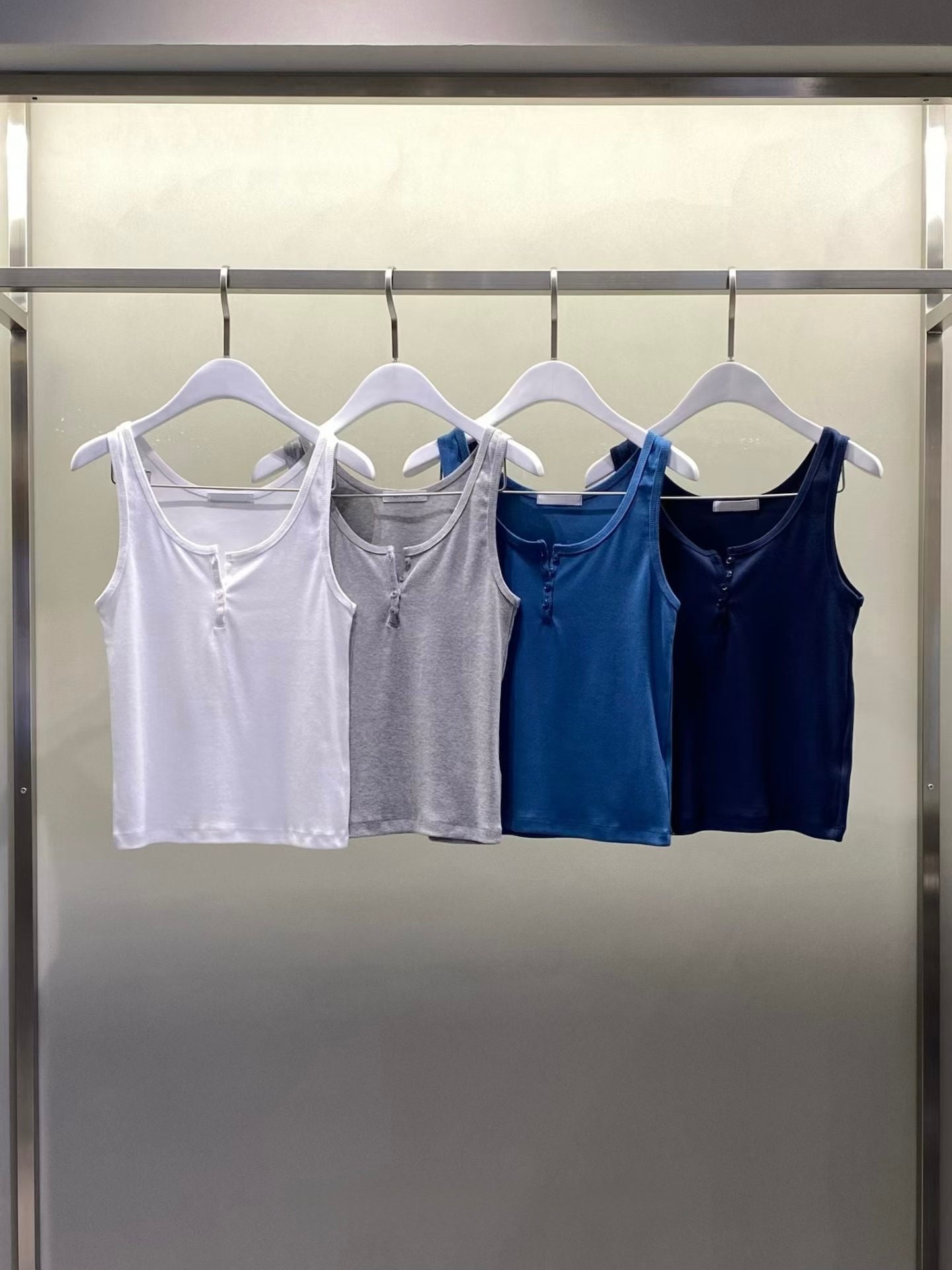 Henley sleeveless top (4色)