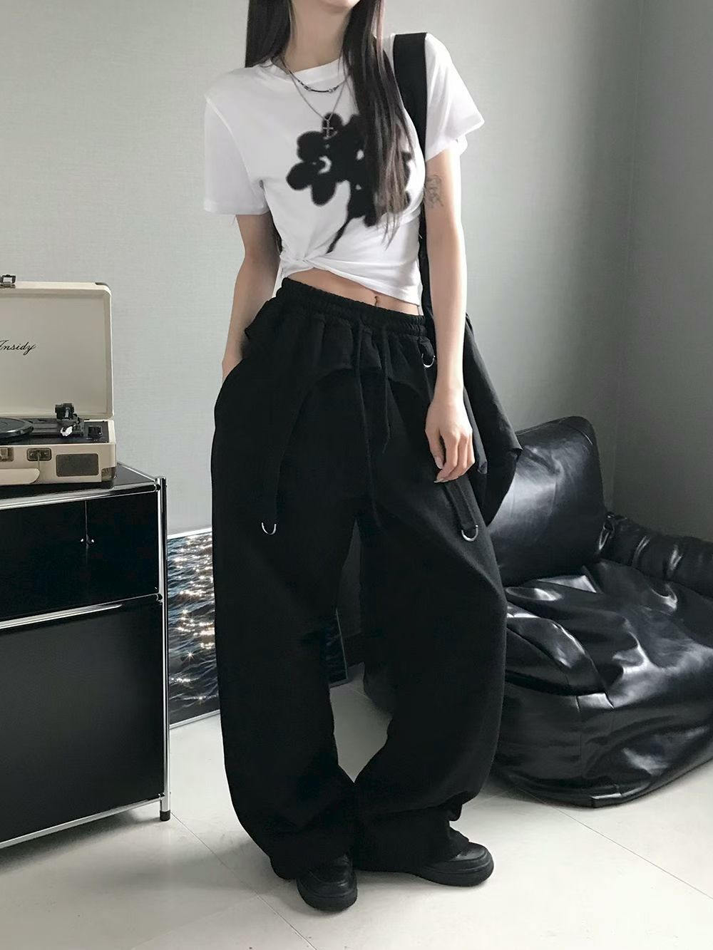 噴漆花卉短版Tee (2 Colors)