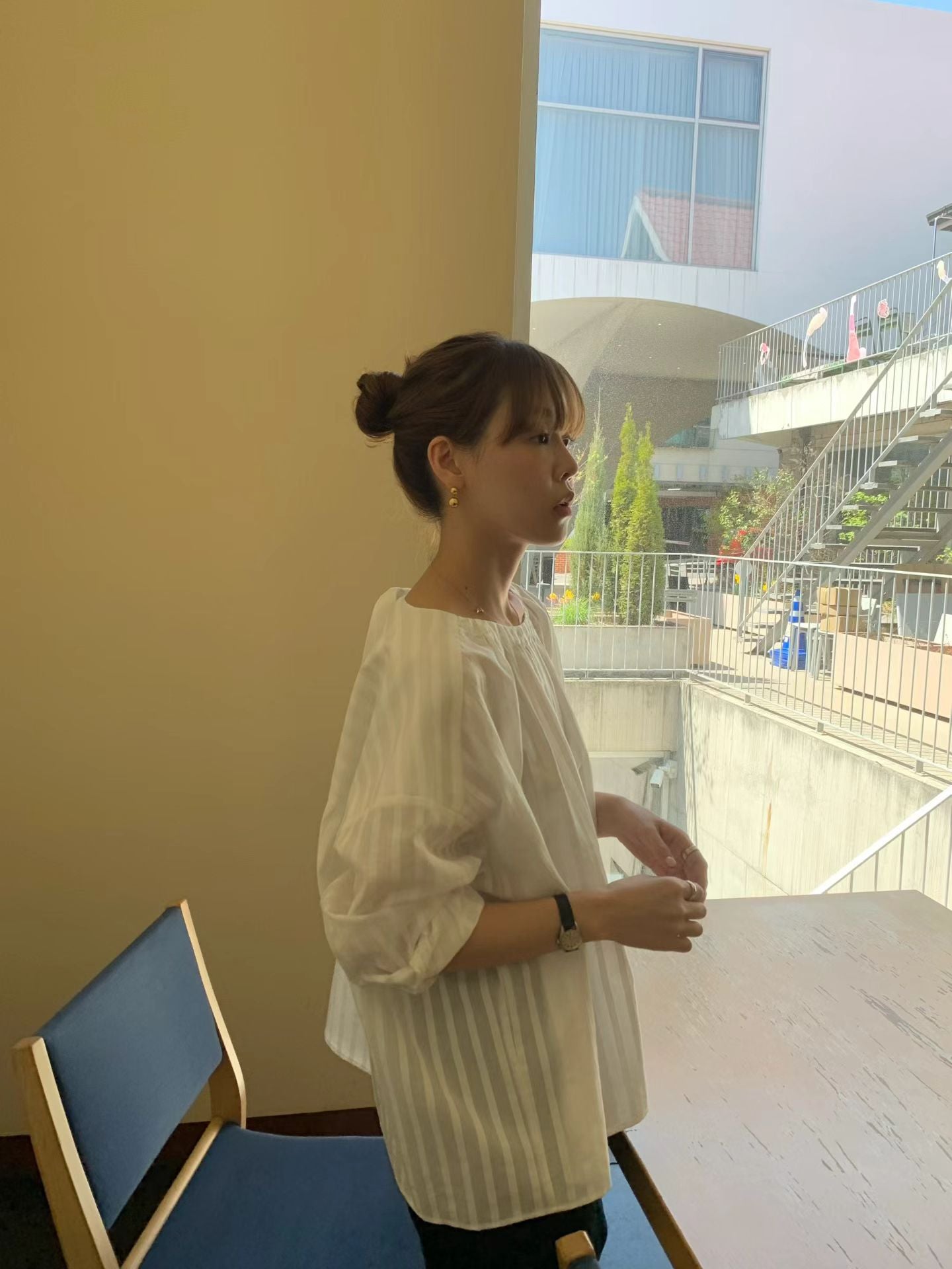後蝴蝶結綁帶Blouse