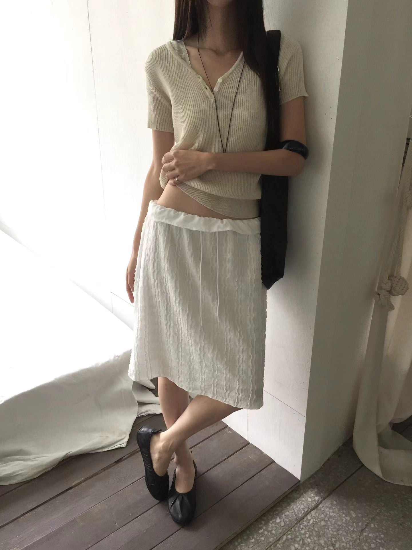 韓系質感坑條紋 V 領排扣短袖上衣 (3 Colors)