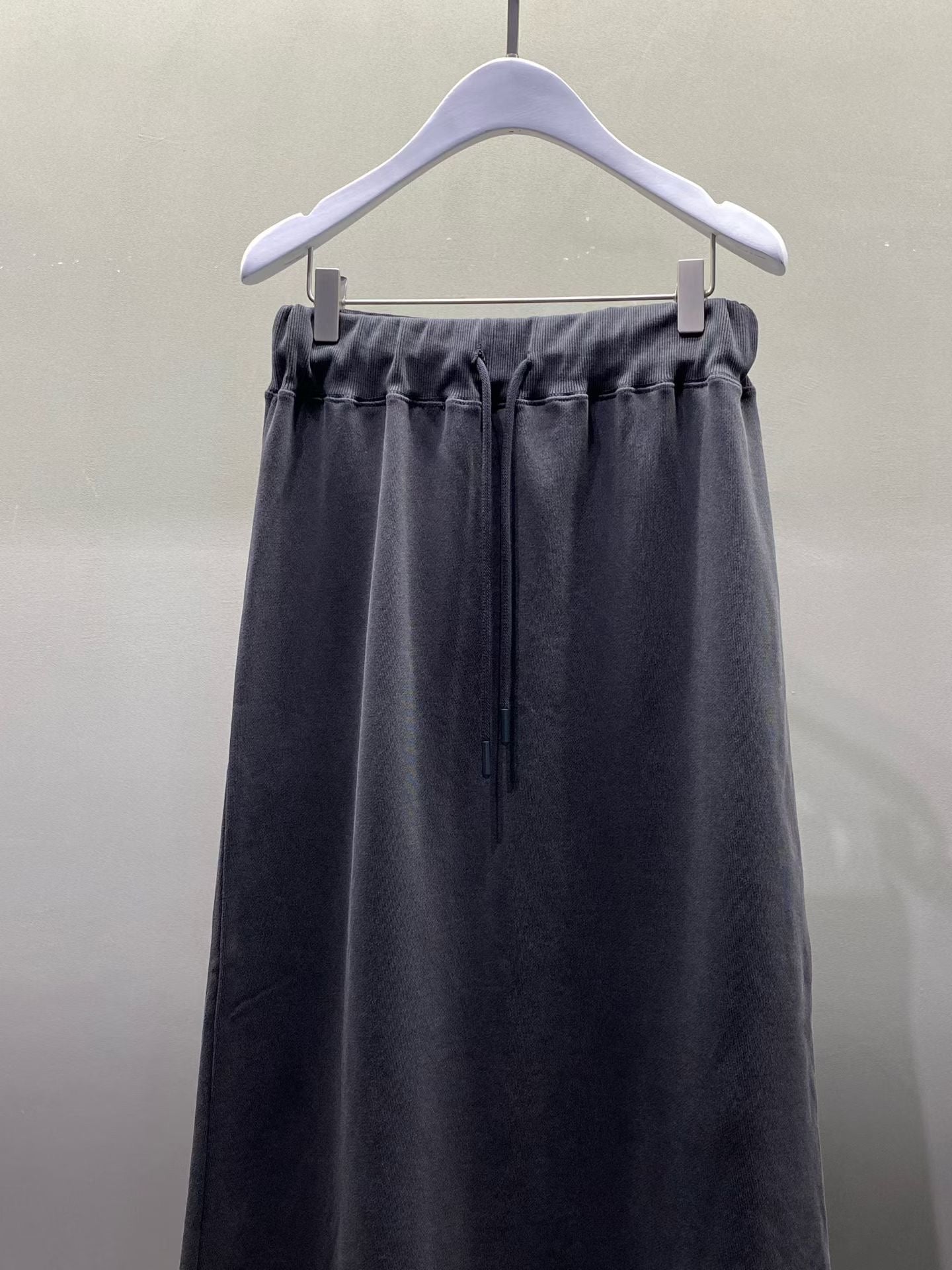 淨色後開叉長裙