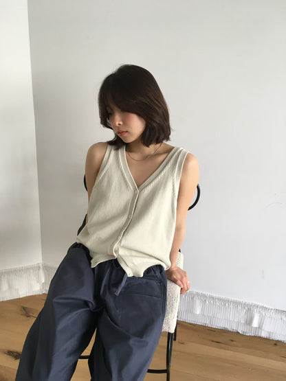 鈕扣針織背心 (3 Colors)