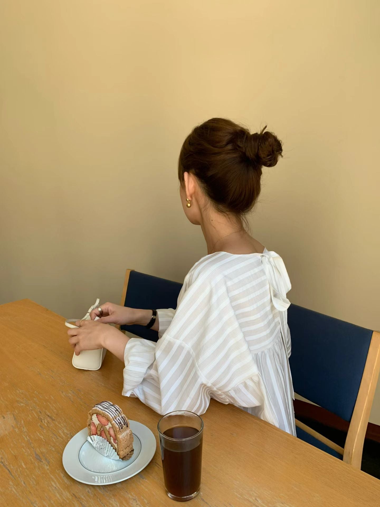 後蝴蝶結綁帶Blouse