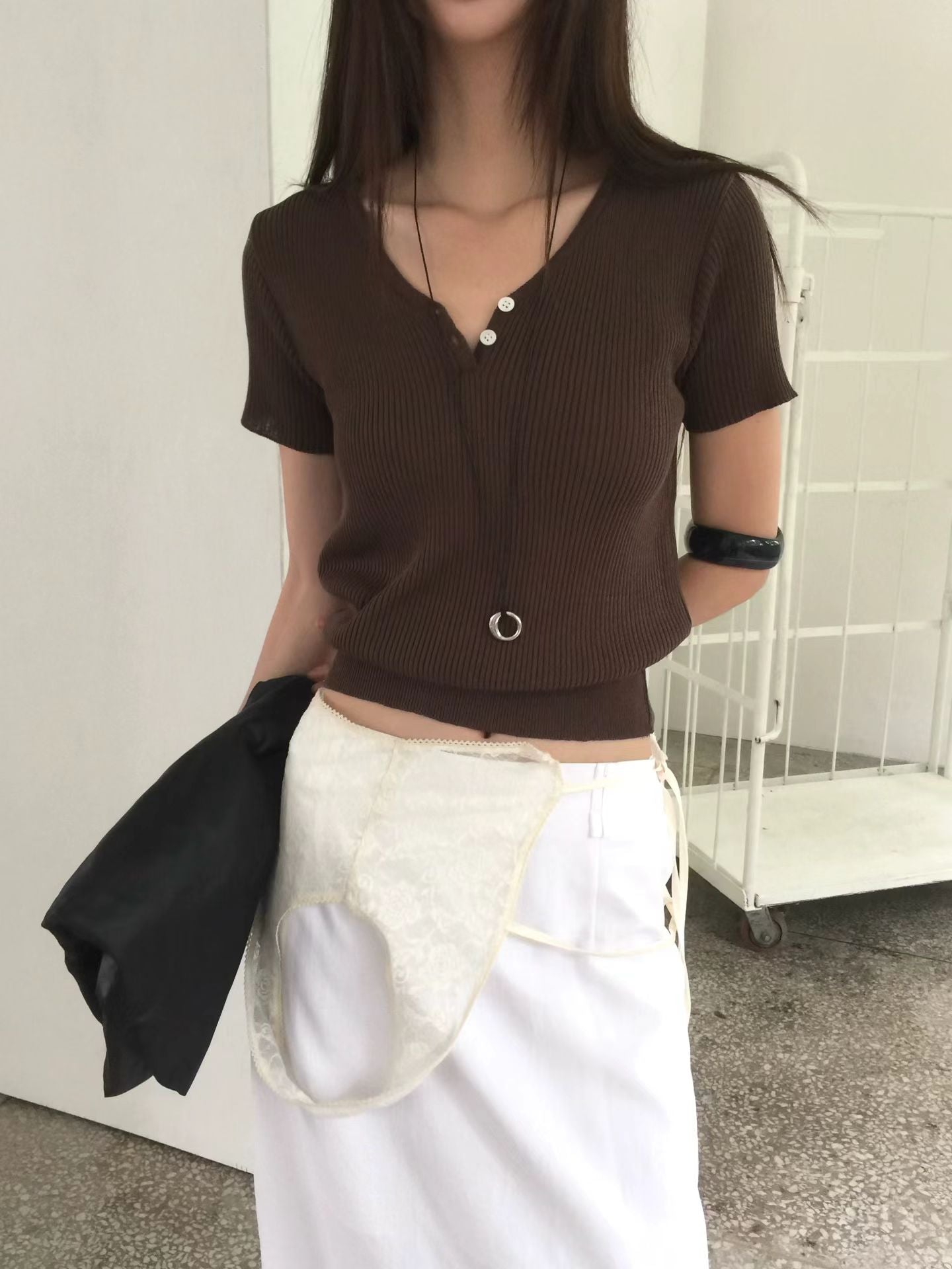 韓系質感坑條紋 V 領排扣短袖上衣 (3 Colors)