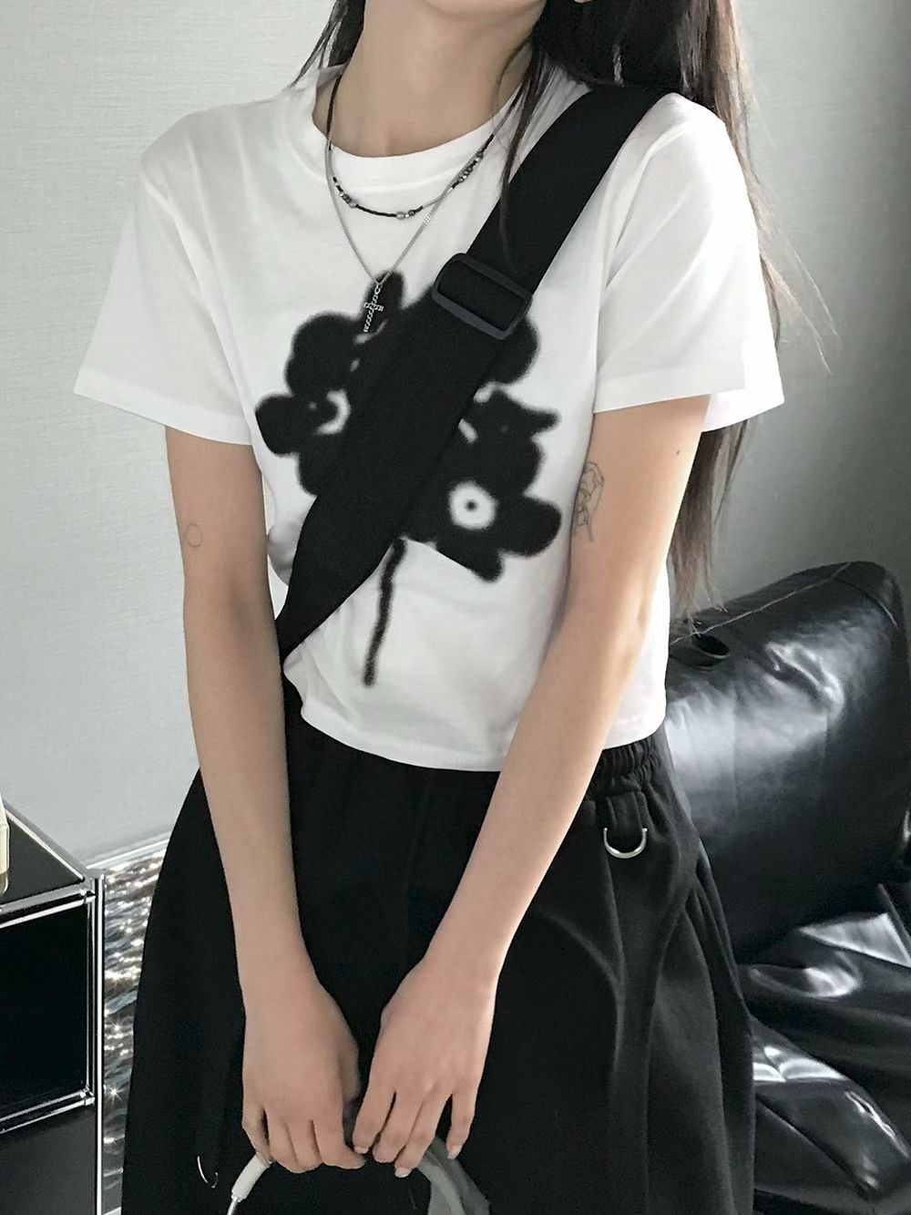噴漆花卉短版Tee (2 Colors)