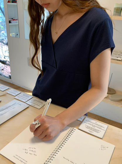 日常必備! 顯瘦V領短袖Tee (2 Colors)